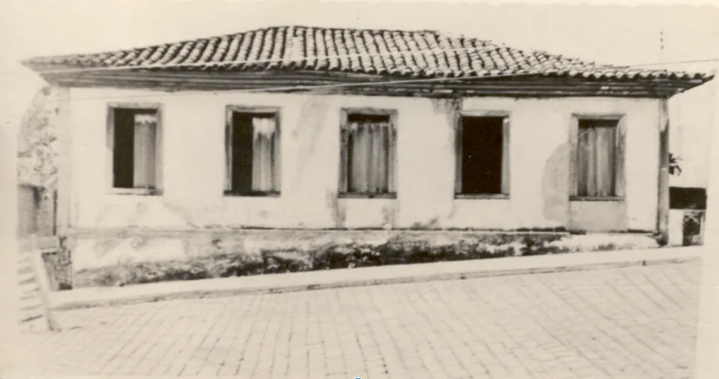 Casa onde a família de Eurípedes morou na Estação do Cipó, em fotografia antiga
